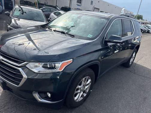 Graphite Metallic 2019 Chevrolet Traverse LT Cloth