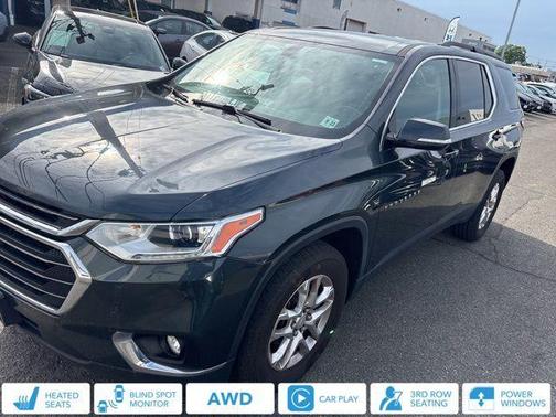 Graphite Metallic 2019 Chevrolet Traverse LT Cloth