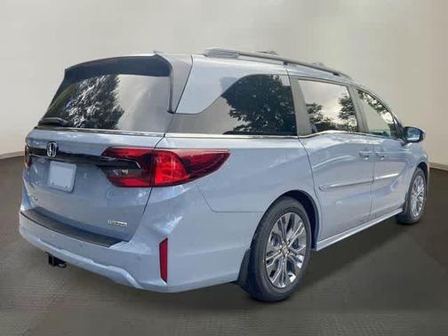 Sonic Gray Pearl 2026 Honda Odyssey Touring
