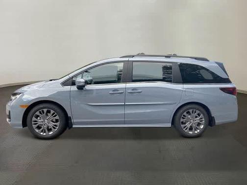 Sonic Gray Pearl 2026 Honda Odyssey Touring