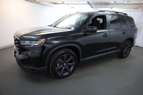 Crystal Black Pearl 2025 Honda Pilot Sport