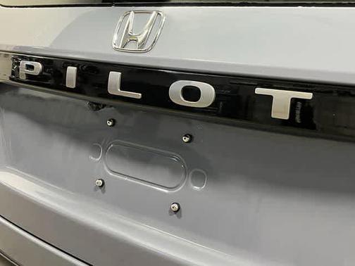 Sonic Gray Pearl 2026 Honda Pilot Touring