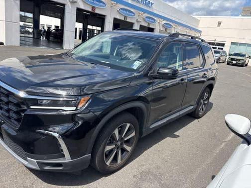 Crystal 2023 Honda Pilot Touring