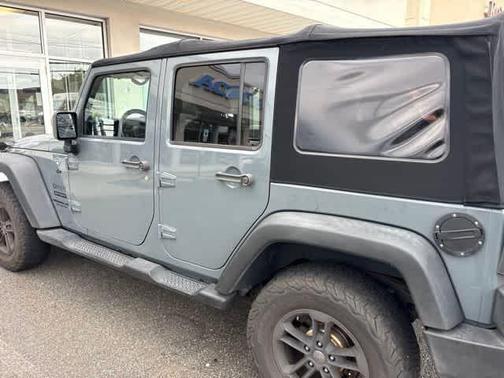 Anvil Clearcoat 2014 Jeep Wrangler Unlimited Sport