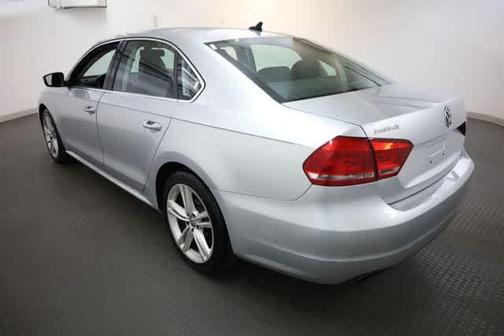 Reflex Silver Metallic 2014 Volkswagen Passat 2.5L SE