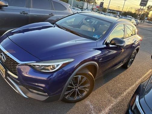 2018 INFINITI QX30 Premium