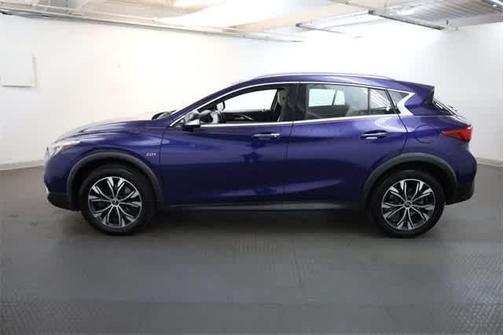 2018 INFINITI QX30 Premium