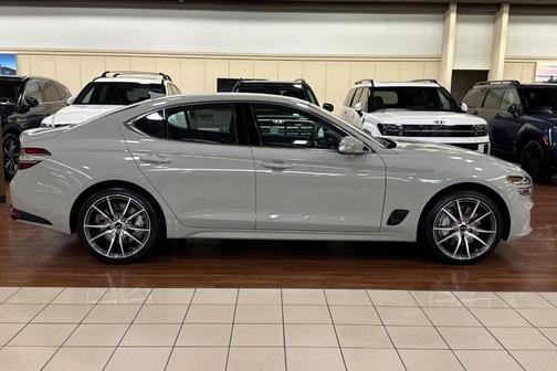 2026 Genesis G70 2.5T Standard