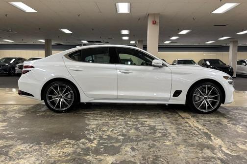 2026 Genesis G70 2.5T Standard