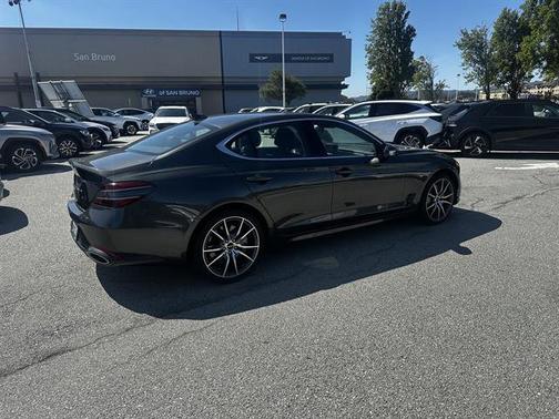 2025 Genesis G70 2.5T