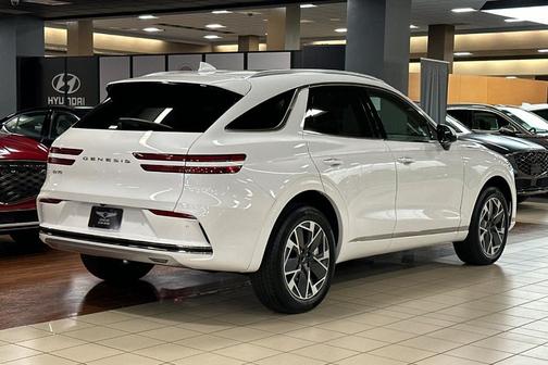2026 Genesis Electrified GV70 Standard