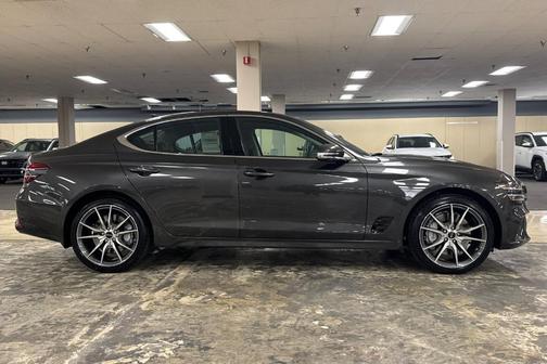 2026 Genesis G70 2.5T Standard