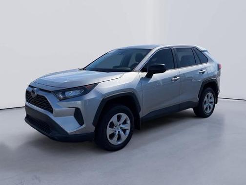 Silver Sky Metallic 2022 Toyota RAV4 LE