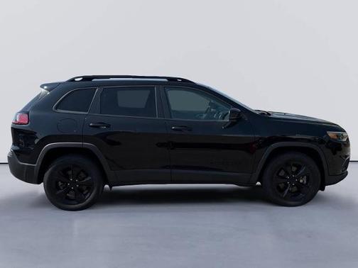 Diamond Black Crystal Pearlcoat 2020 Jeep Cherokee LATITUDE PLUS
