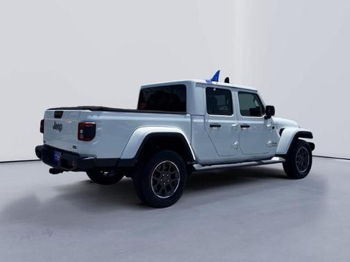 Bright White Clearcoat 2020 Jeep Gladiator OVERLAND
