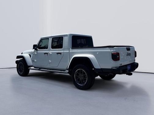 Bright White Clearcoat 2020 Jeep Gladiator OVERLAND
