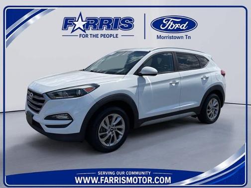 Dazzling White 2017 Hyundai TUCSON SE