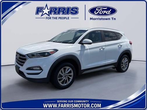 Dazzling White 2017 Hyundai TUCSON SE