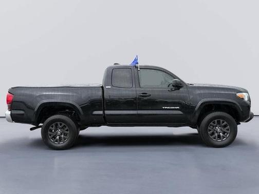 Midnight Black Metallic 2022 Toyota Tacoma SR5