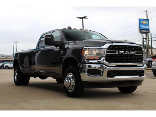 2024 RAM 3500 Tradesman Crew Cab 4x4 8' Box