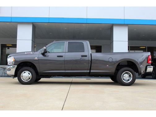 2024 RAM 3500 Tradesman Crew Cab 4x4 8' Box