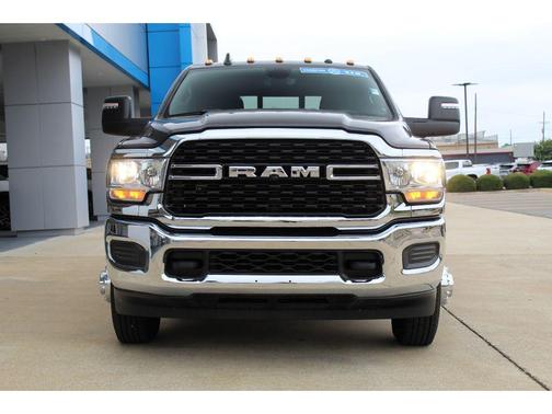 2024 RAM 3500 Tradesman Crew Cab 4x4 8' Box