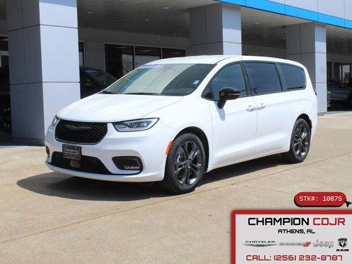 Bright White Clearcoat 2026 Chrysler Pacifica L
