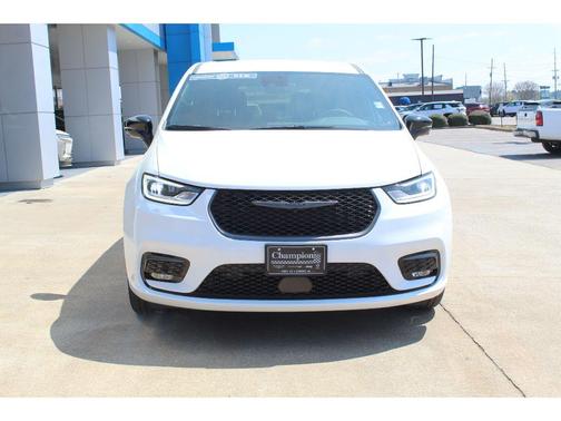 Bright White Clearcoat 2026 Chrysler Pacifica L