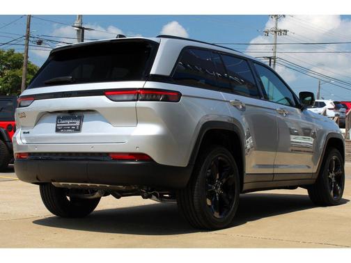 2025 Jeep Grand Cherokee Altitude