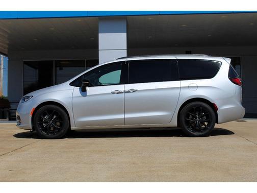 2026 Chrysler Pacifica L