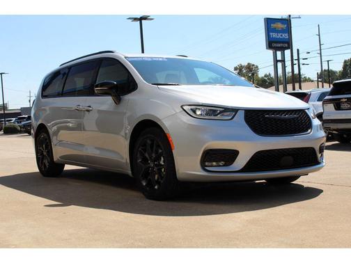 2026 Chrysler Pacifica L