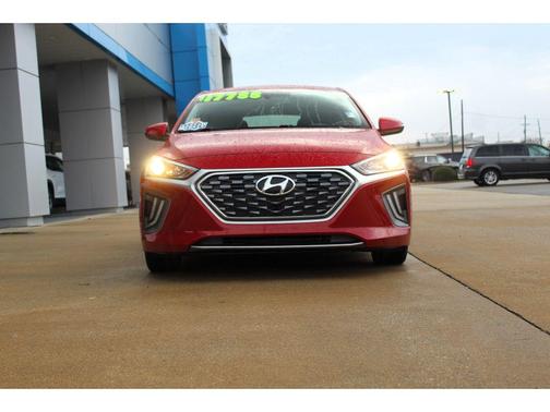 2022 Hyundai IONIQ Hybrid SE
