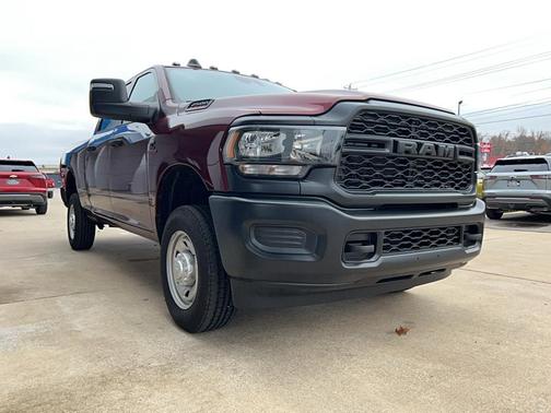 2024 RAM 2500 Tradesman Crew Cab 4x4 6'4' Box