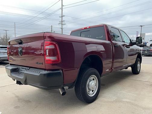 2024 RAM 2500 Tradesman Crew Cab 4x4 6'4' Box