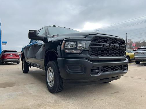 2024 RAM 2500 Tradesman Crew Cab 4x4 6'4' Box