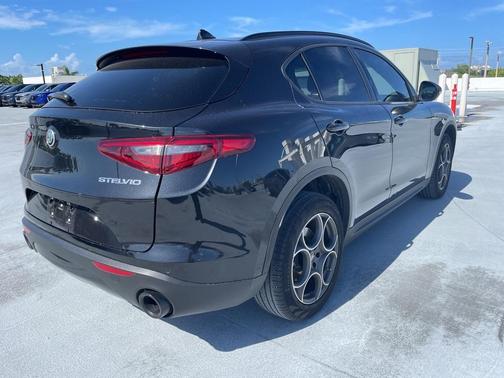 2022 Alfa Romeo Stelvio Sprint