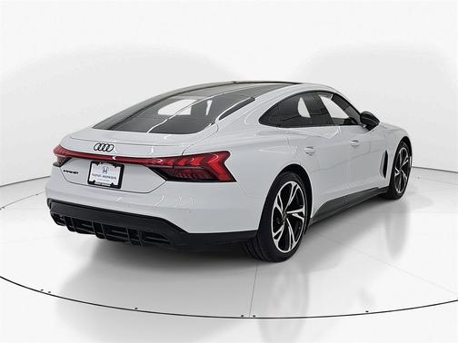 2024 Audi e-tron GT Premium Plus