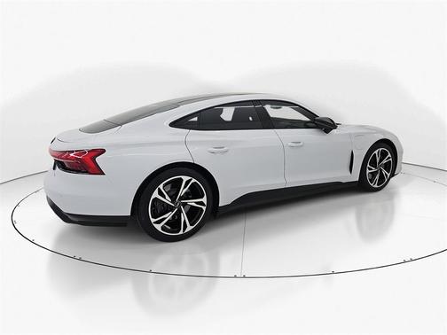 2024 Audi e-tron GT Premium Plus