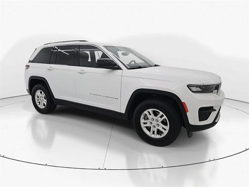 2022 Jeep Grand Cherokee Laredo