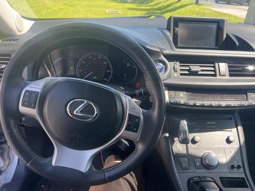 2013 Lexus CT 200h Base