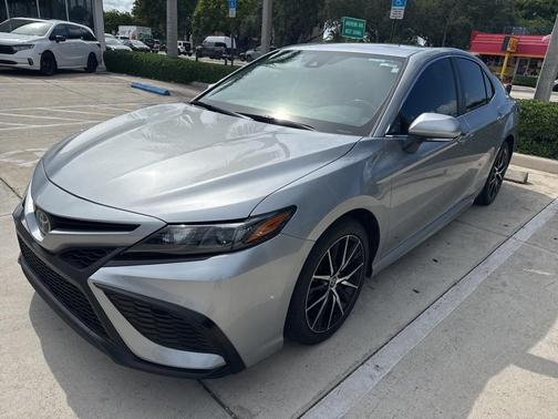 2023 Toyota Camry SE