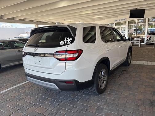 2023 Honda Pilot EX-L 8-Passenger