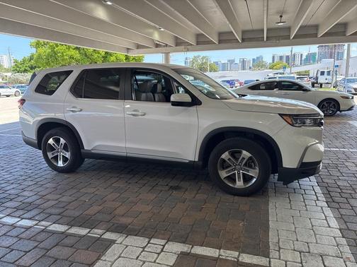 2023 Honda Pilot EX-L 8-Passenger