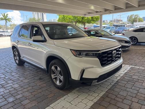 2023 Honda Pilot EX-L 8-Passenger