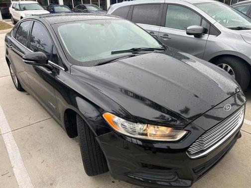 Photo 3 of 11 of 2013 Ford Fusion Hybrid SE