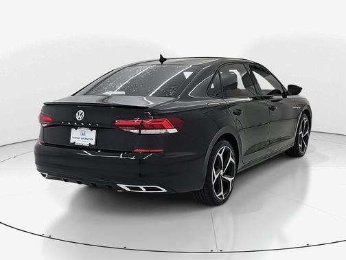 2021 Volkswagen Passat 2.0T R-Line