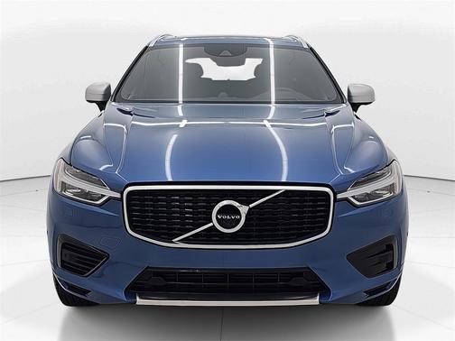 2019 Volvo XC60 Recharge Plug-In Hybrid T8 R-Design