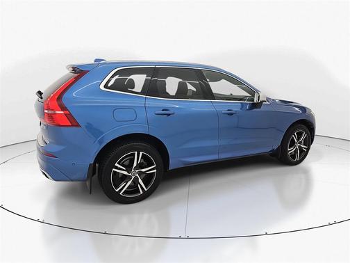 2019 Volvo XC60 Recharge Plug-In Hybrid T8 R-Design