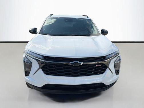 Summit White 2024 Chevrolet Trax FWD 2RS