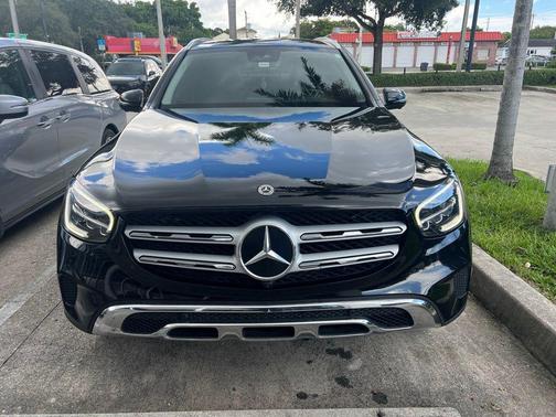 Obsidian Black Metallic 2022 Mercedes-Benz GLC 300 Base